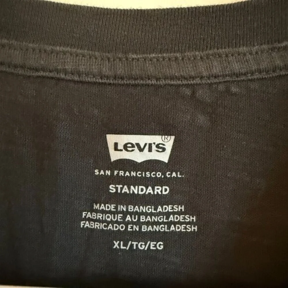 Levi's Standard Pocket T Shirt Black Mens XL Extra Large Short Sleeve
